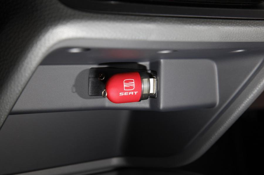  Seat Ibiza ST 2010 года  (фото 80 из 102)
